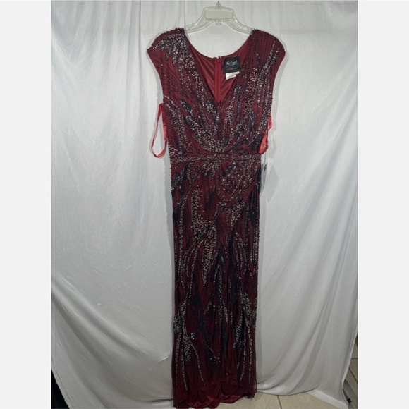 NWT $598 Mac Duggal [ 12 ] Intricate Beaded V-Neck High Slit Gown Burgundy‎ Red - Picture 8 of 15